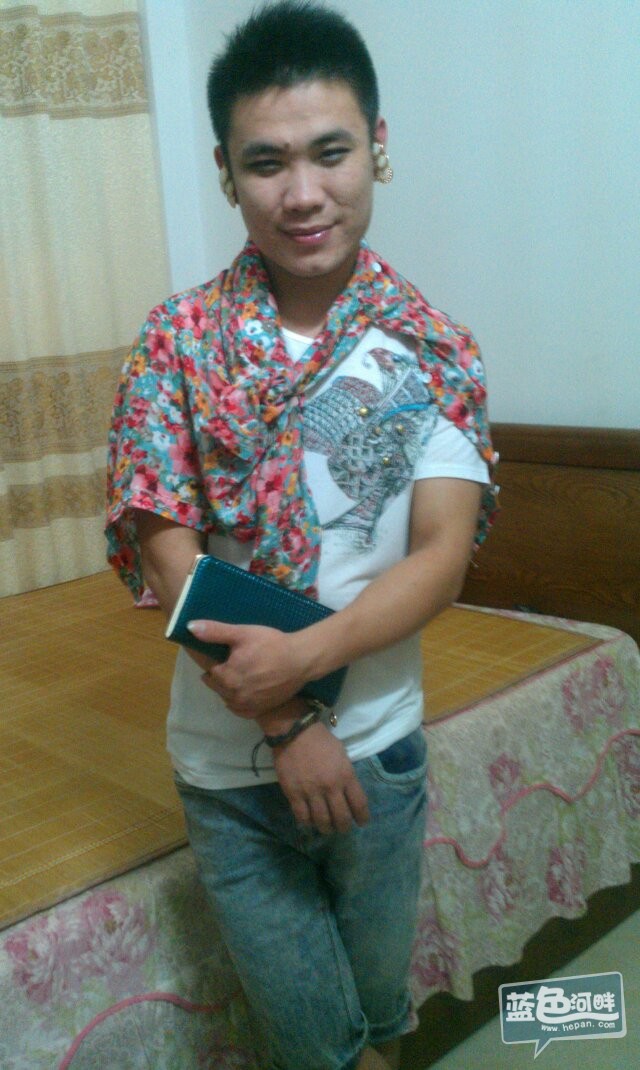 <em>吊死男女</em>终极结合!_照相本子_蓝色河畔